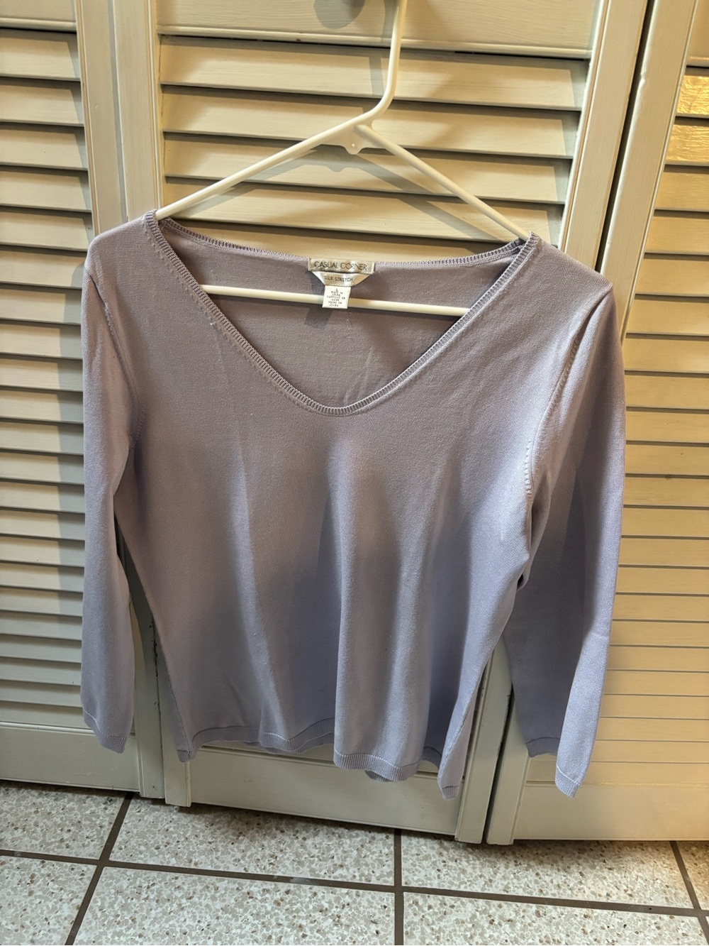 Casual Corner V-Neck Lightweight sweater